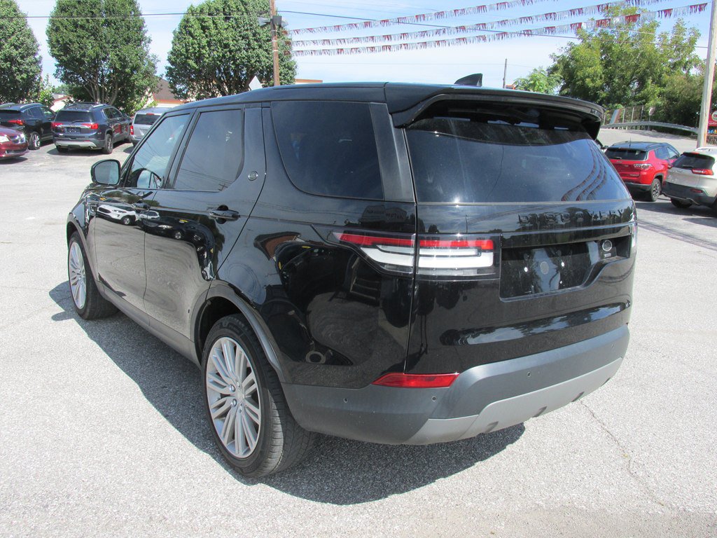 Used 2017 Land Rover Discovery SE AWD/4WD image 5