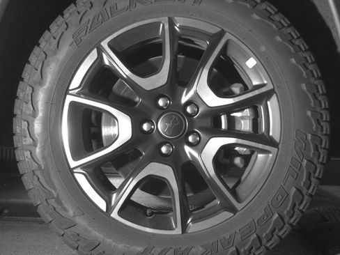 Used 2025 Jeep Compass Trailhawk image 13