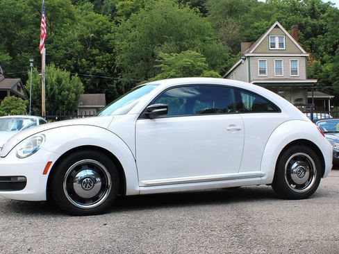 Used 2012 Volkswagen Beetle 2.5 FWD image 4