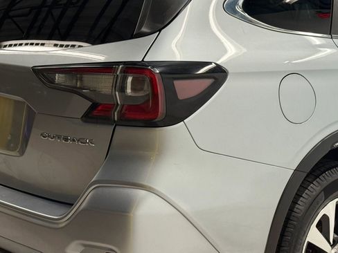 Used 2020 Subaru Outback Premium image 10