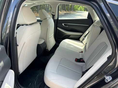 Certified 2024 Hyundai Sonata SEL w/ Convenience Package image 14
