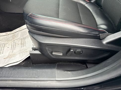 Used 2025 Ford Escape ST-Line w/ Equipment Group 301A image 30