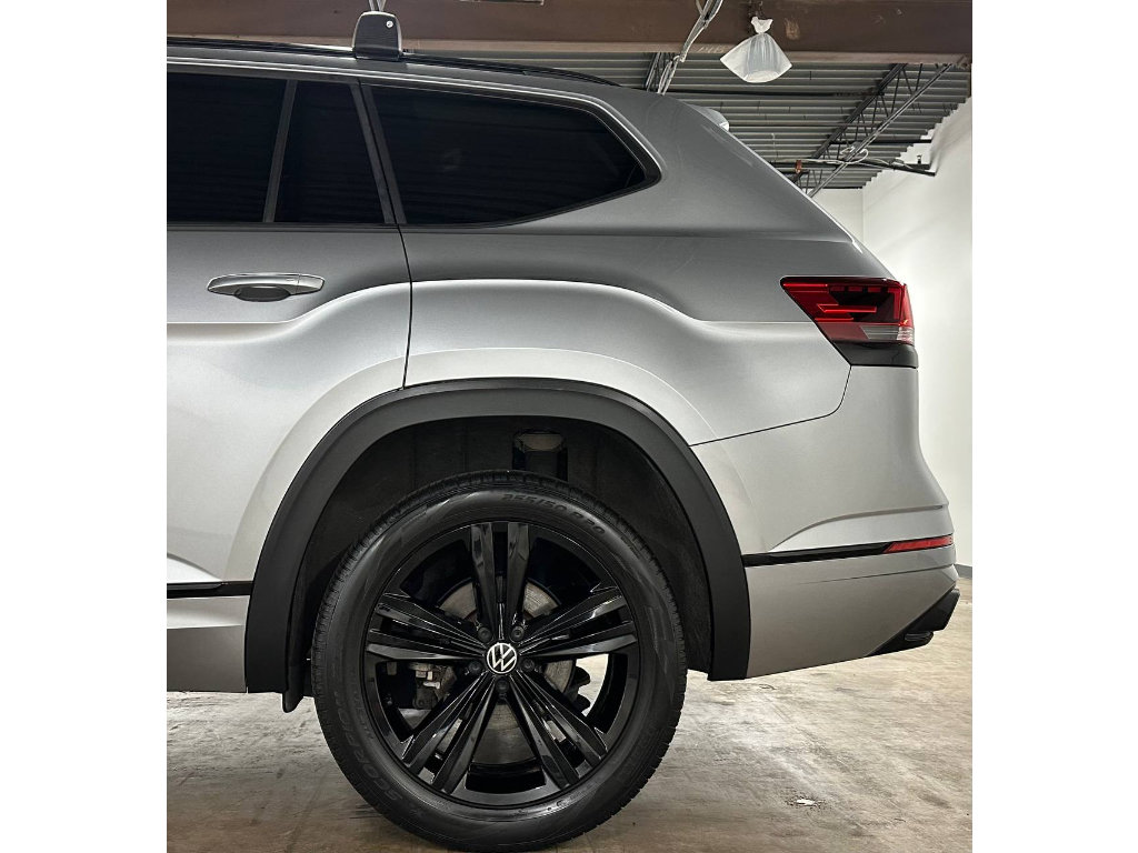 Used 2023 Volkswagen Atlas SEL R-Line AWD/4WD image 10
