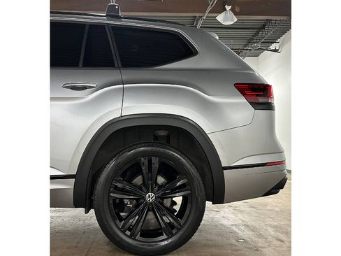 Used 2023 Volkswagen Atlas SEL R-Line AWD/4WD image 10