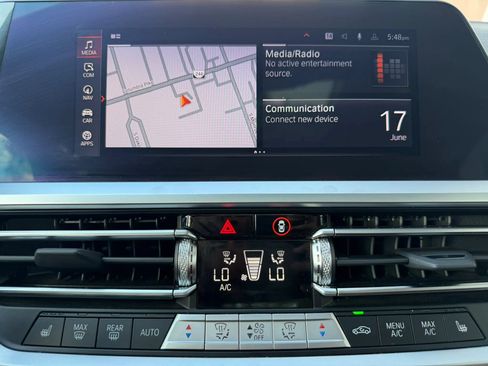 Used 2023 BMW 430i Coupe w/ M Sport Package RWD image 17