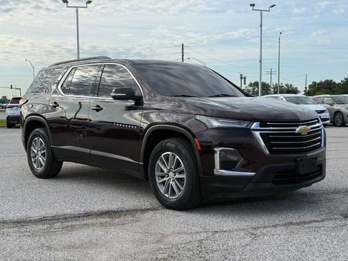 Used 2023 Chevrolet Traverse LT FWD image 8