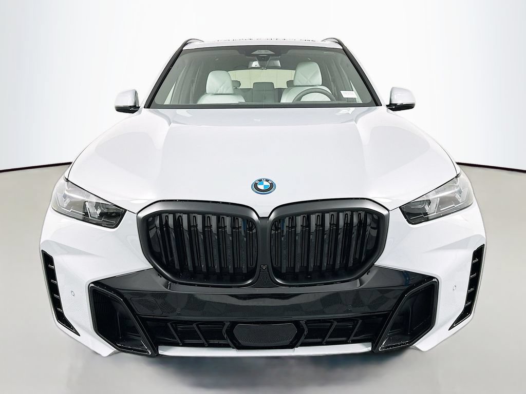Used 2026 BMW X5 xDrive50e w/ M Sport Package AWD/4WD image 2
