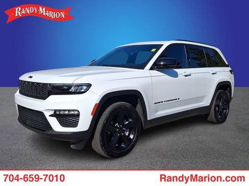Used 2025 Jeep Grand Cherokee Limited w/ Black Appearance Package AWD/4WD image 1