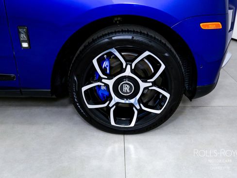 Used 2021 Rolls-Royce Cullinan Black Badge image 35