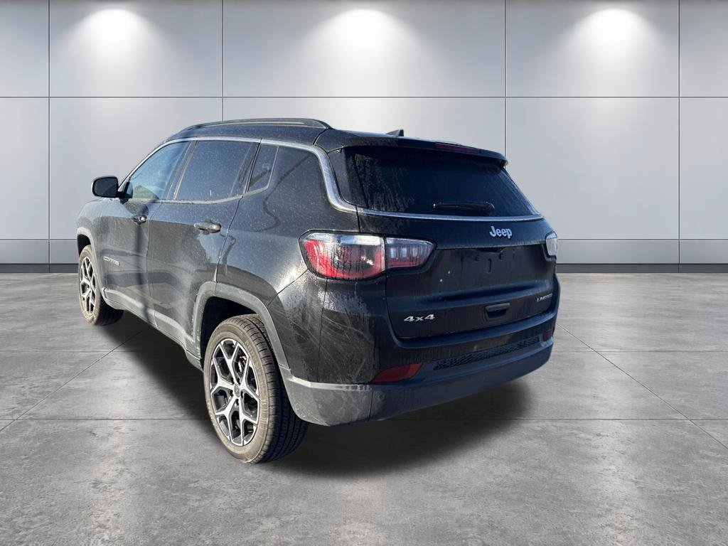 Used 2025 Jeep Compass Limited AWD/4WD image 7