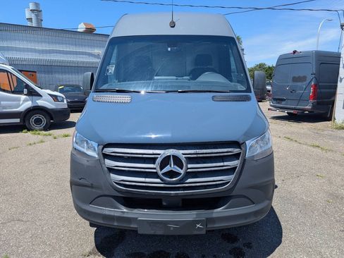 Used 2019 Mercedes-Benz Sprinter 144 image 2