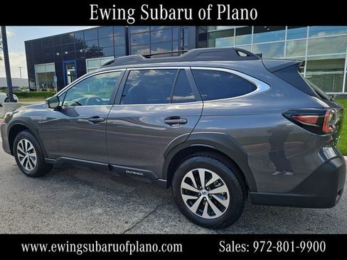 Used 2025 Subaru Outback Premium AWD/4WD image 3