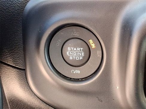 Used 2021 Jeep Gladiator Sport image 24