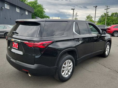 Used 2023 Chevrolet Traverse LS FWD image 4