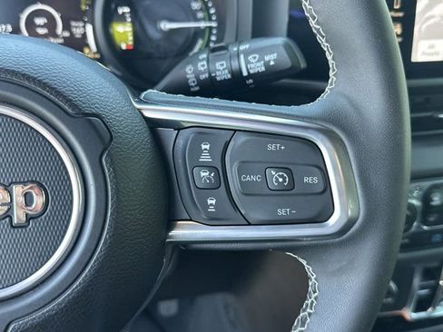 Certified 2025 Jeep Wrangler Unlimited Sahara w/ Safety Group AWD/4WD image 24