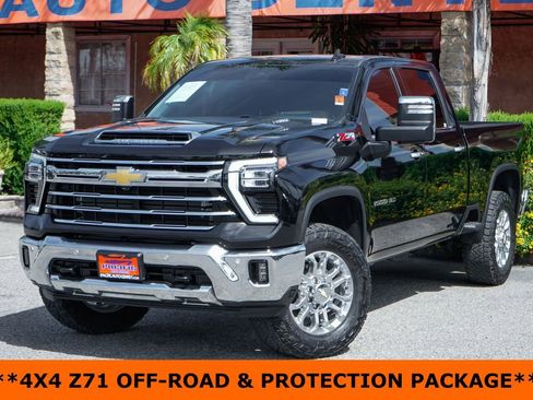 Used 2024 Chevrolet Silverado 2500 LTZ w/ LTZ Premium Package AWD/4WD image 4