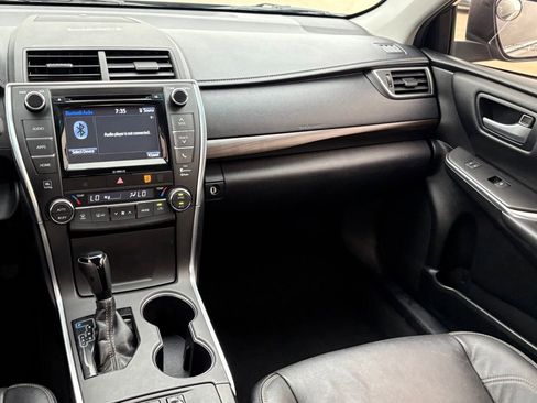 Used 2017 Toyota Camry XLE FWD image 16