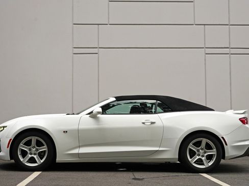 Used 2020 Chevrolet Camaro LT RWD image 8