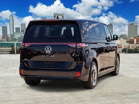 New 2025 Volkswagen ID. Buzz Pro S RWD image 4