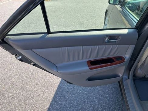 Used 2002 Toyota Camry XLE FWD image 23
