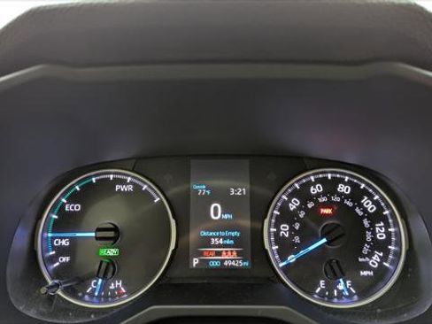 Used 2020 Toyota RAV4 LE w/ Phone Cable & Charge Package image 26