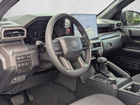 Used 2025 Toyota Tacoma TRD Off-Road AWD/4WD image 9
