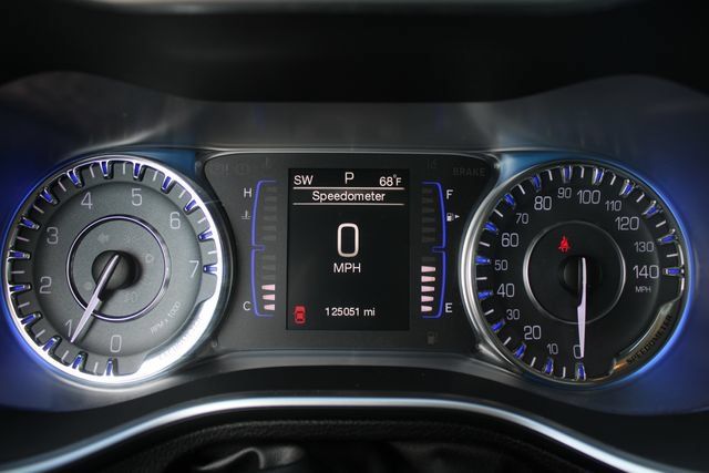 Used 2015 Chrysler 200 Limited FWD image 8