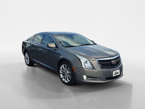 Used 2017 Cadillac XTS Luxury w/ Driver Awareness Package FWD image 2