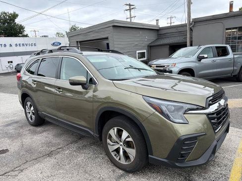 Used 2023 Subaru Ascent Premium w/ Convenience Package AWD/4WD image 3