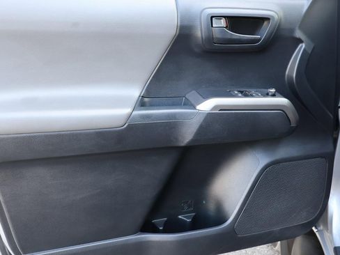 Used 2018 Toyota Tacoma SR5 image 11