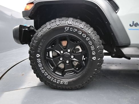Used 2023 Jeep Wrangler Unlimited w/ Cold Weather Group AWD/4WD image 25