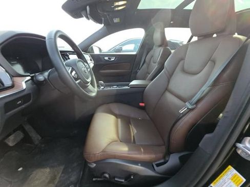 Used 2025 Volvo V60 B5 Cross Country Plus AWD/4WD image 9