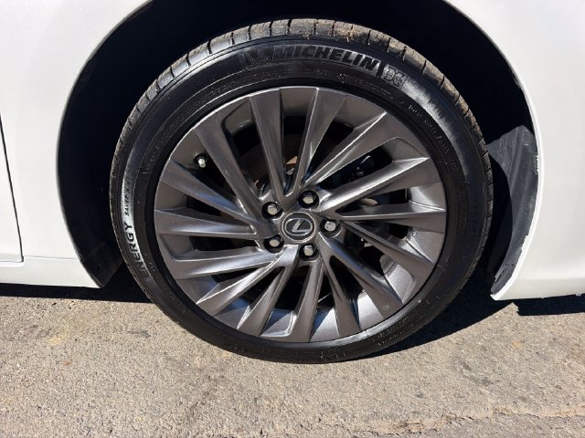 Used 2021 Lexus ES 300h Ultra Luxury w/ Accessory Package 2 FWD image 30