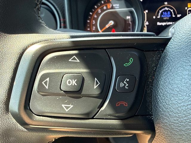 Used 2025 Jeep Gladiator Rubicon w/ Convenience Group AWD/4WD image 28