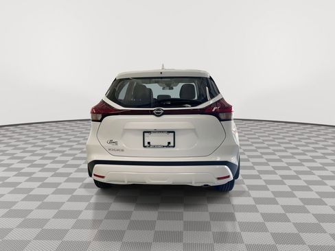 Certified 2025 Nissan Kicks Play S image 10