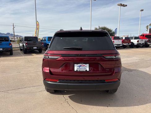 New 2025 Jeep Grand Cherokee Altitude RWD image 6