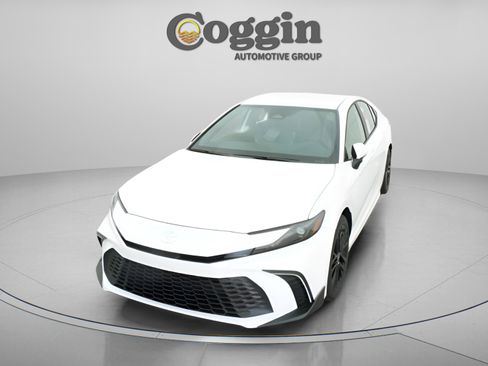 New 2026 Toyota Camry SE FWD image 32