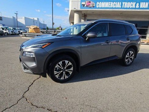 Used 2023 Nissan Rogue SV w/ SV Premium B Package FWD image 4