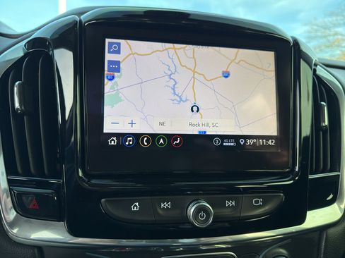 Used 2020 Chevrolet Traverse RS image 18