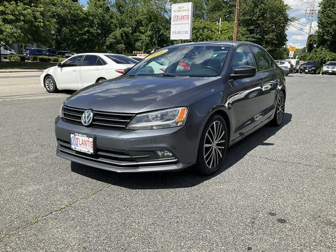 Used 2016 Volkswagen Jetta Sport FWD image 1