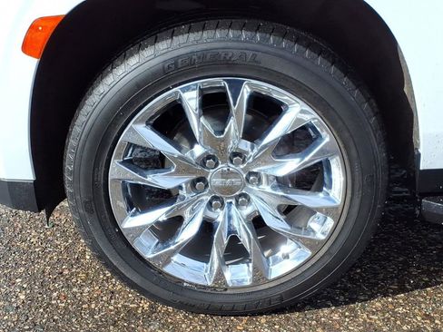 Used 2022 GMC Yukon SLE w/ Gmc Pro Safety Plus Package AWD/4WD image 9