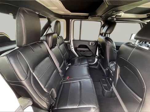 Used 2022 Jeep Wrangler Unlimited Sahara AWD/4WD image 26