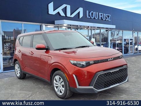 Used 2023 Kia Soul LX image 1