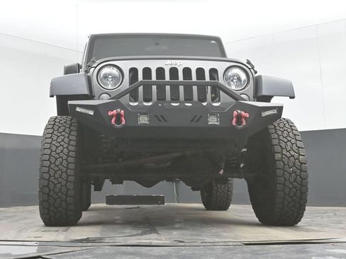 Used 2018 Jeep Wrangler Sport AWD/4WD image 28
