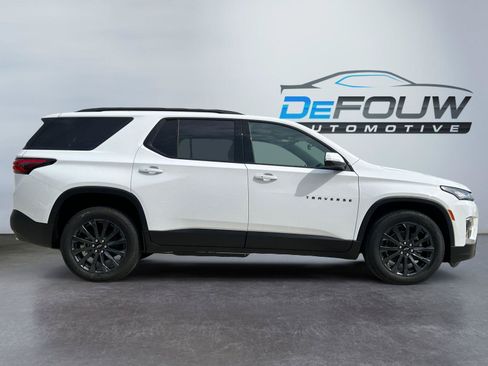 Used 2023 Chevrolet Traverse RS AWD/4WD image 2