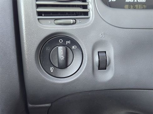 Used 2011 Ford Ranger XLT image 24