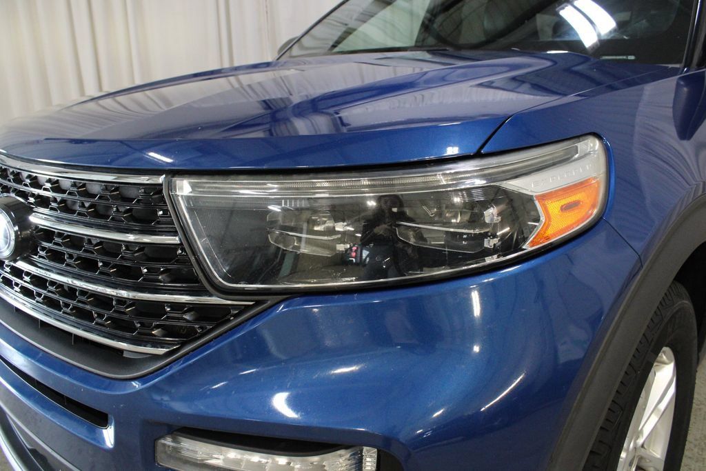 Used 2020 Ford Explorer XLT w/ Equipment Group 202A AWD/4WD image 33