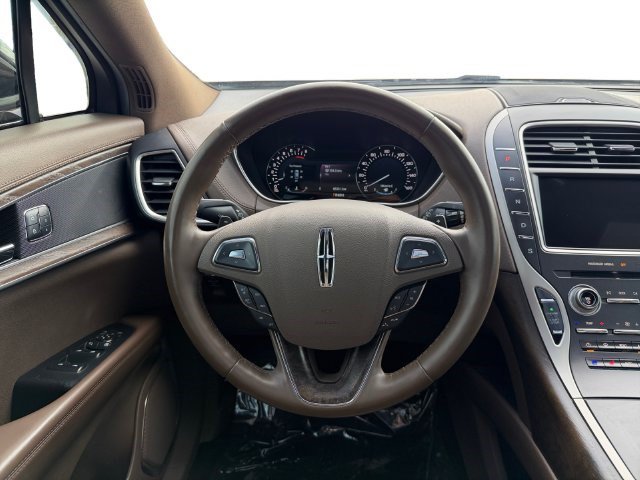 Used 2016 Lincoln MKX Reserve w/ Climate Package FWD image 13