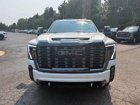 Used 2024 GMC Sierra 2500 Denali Ultimate AWD/4WD image 2