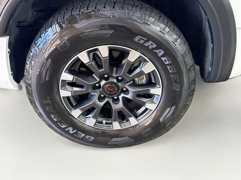 Used 2024 Nissan Titan PRO-4X w/ Pro-4x Convenience Package AWD/4WD image 39